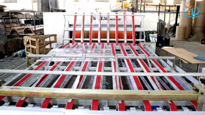 Máy in ba màu sản xuất thùng carton